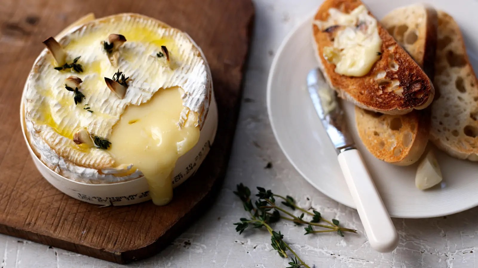 Baked Camembert with Garlic and Rosemary