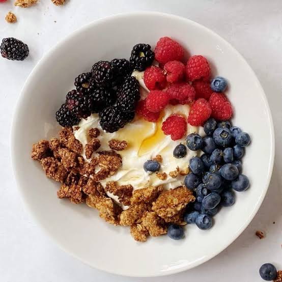 Fresh Fruit, Muesli and Greek Yoghurt Breakfast Bowl