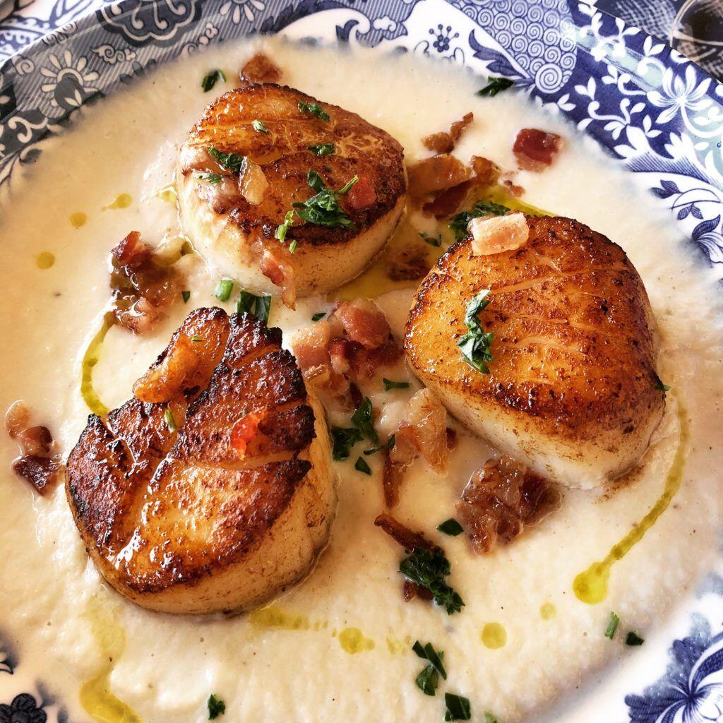 Seared Scallops with Cauliflower Purée