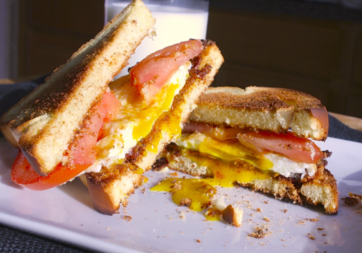 Classic Bacon and Eggs with Grilled Tomato