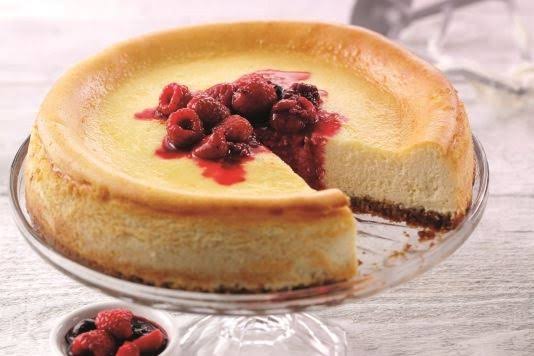 Baked Cheesecake with Berry Compote
